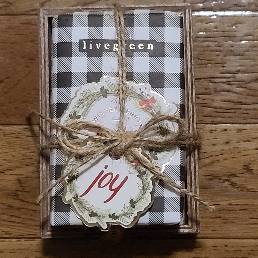 Holiday Soap & Soap Dish